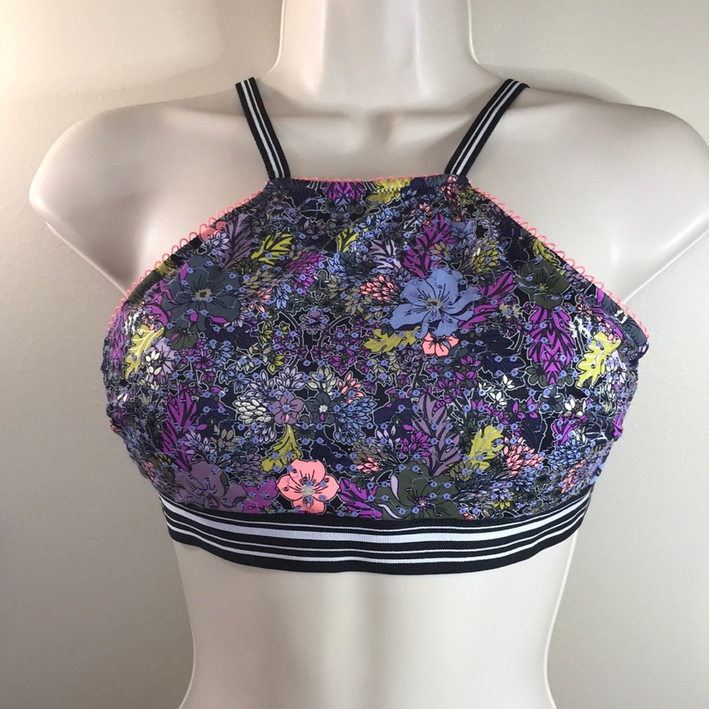 💜 Victoria’s Secret 💜…Women’s Small…Floral Print with Sequins Swim Top!